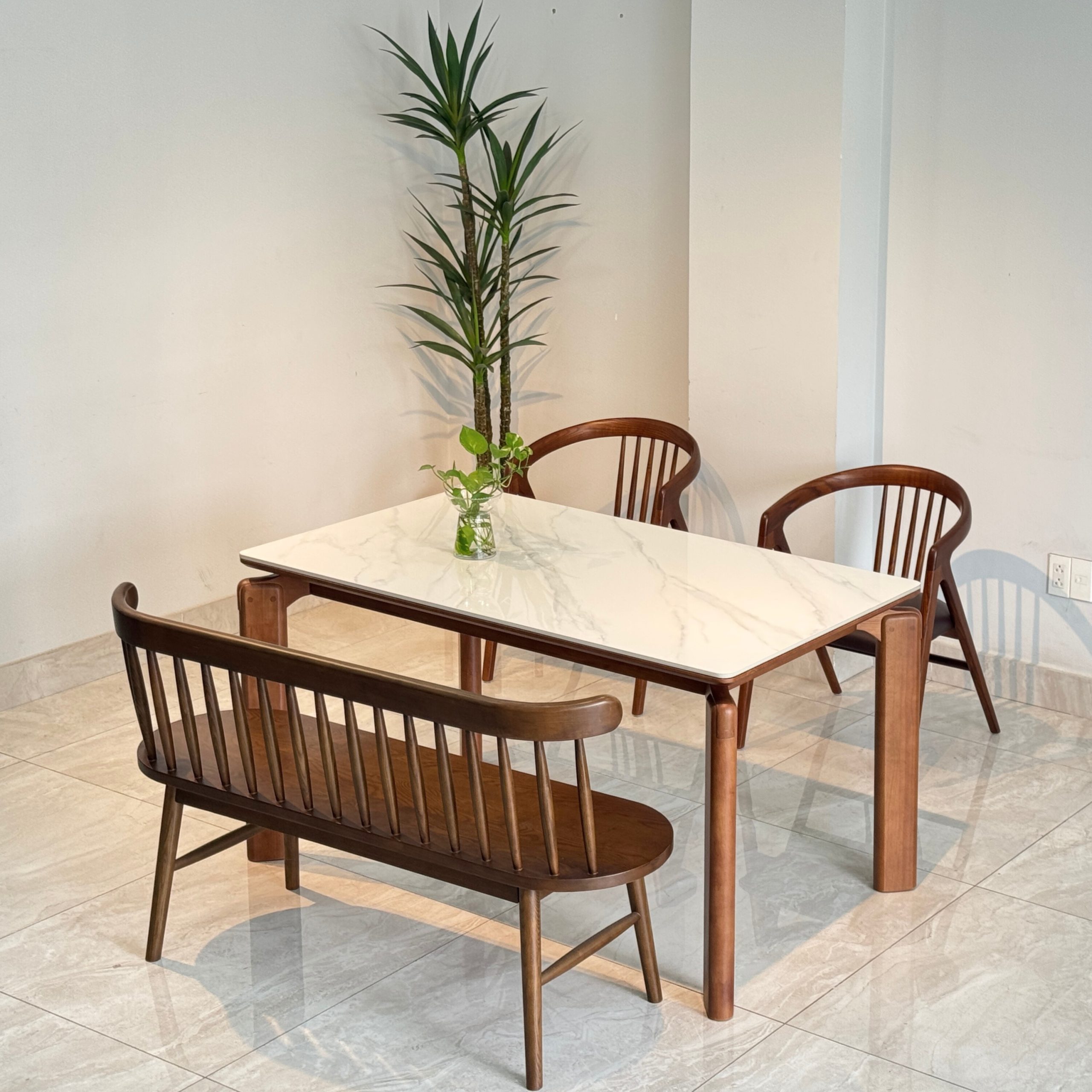 Bộ Bàn Ăn MORI 1M39-2 Ghế Phối Bench 207