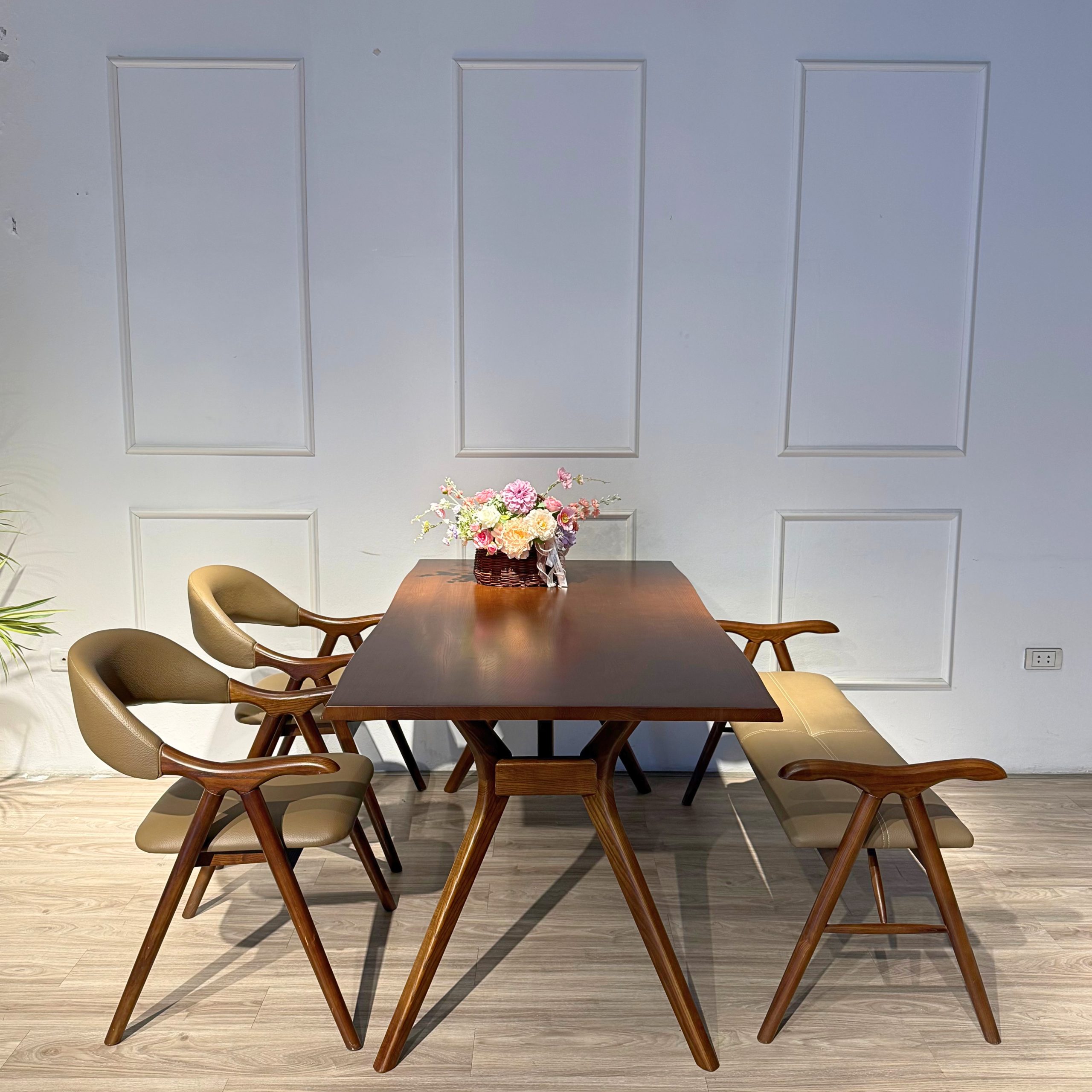 Bộ Bàn Ăn Lifumi 1.5M Phối Bench – LFM2GB12